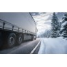 Le gamin rêve d’une couche et d’être dans un camion