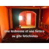 Une lesbienne et une hétéro adepte du bondage se découvrent intimement